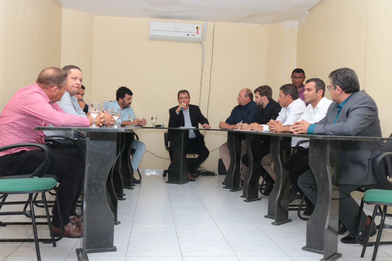 Novo presidente da Câmara de Vereadores de Granito e outros integrantes da Mesa Diretora tomam posse